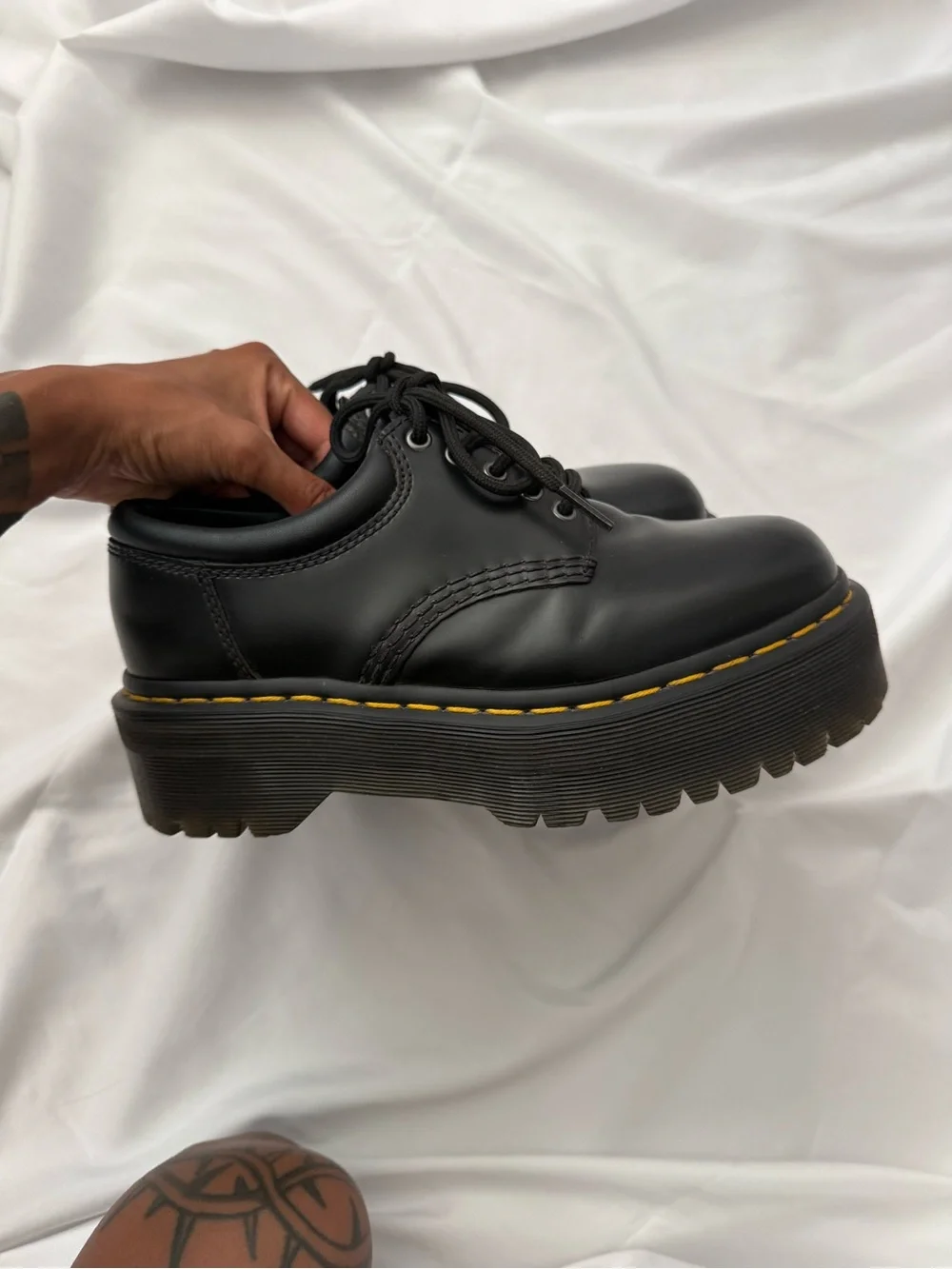 Women’s DR. MARTENS Leather Platform Oxfords Size 6